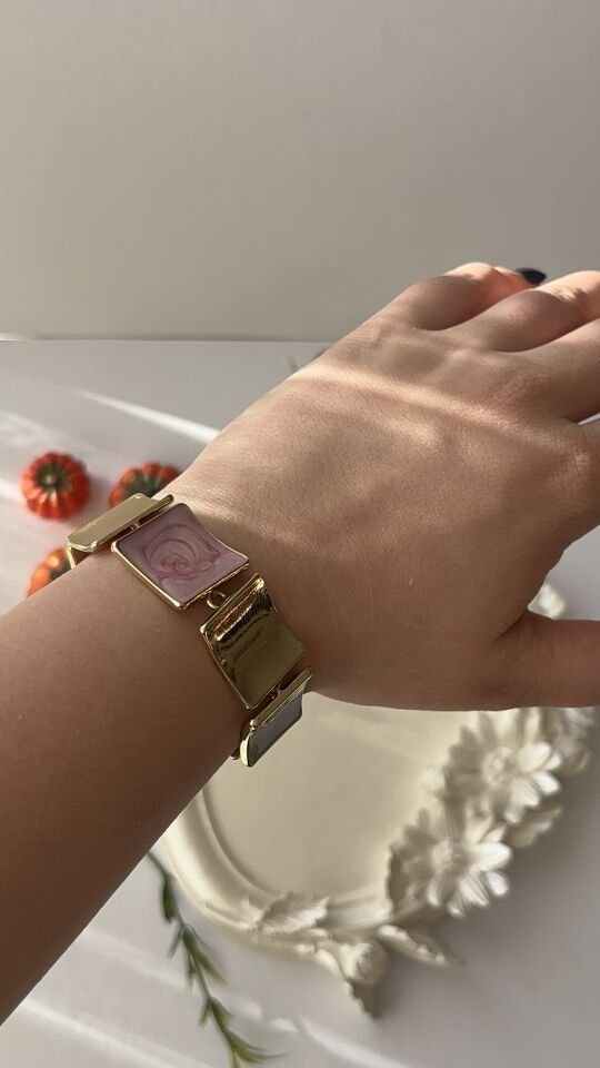 Gold Kare Plaka Detaylı Kadın Çelik Bileklik