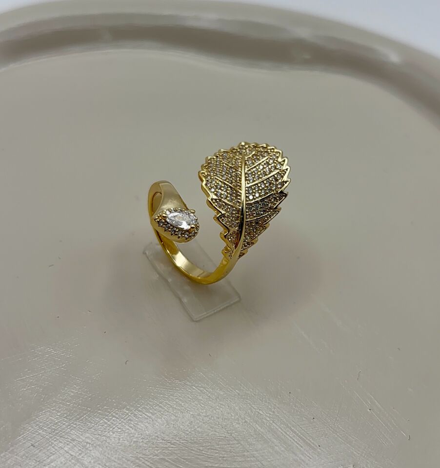 Gold Zirkon Taşlı Yaprak Model Ayarlanabilir Kadın Yüzük
