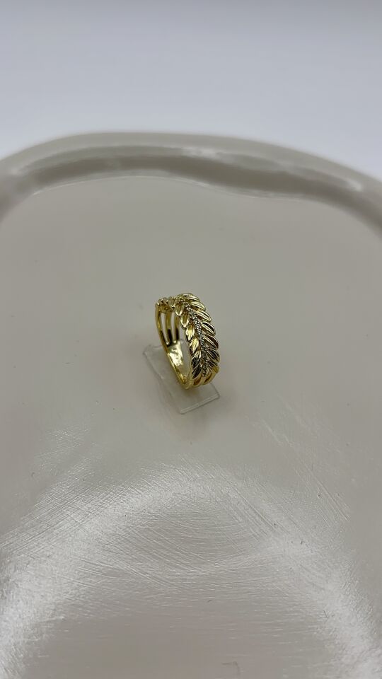 Gold Zirkon Taşlı Yaprak Desenli Alyans Yüzük