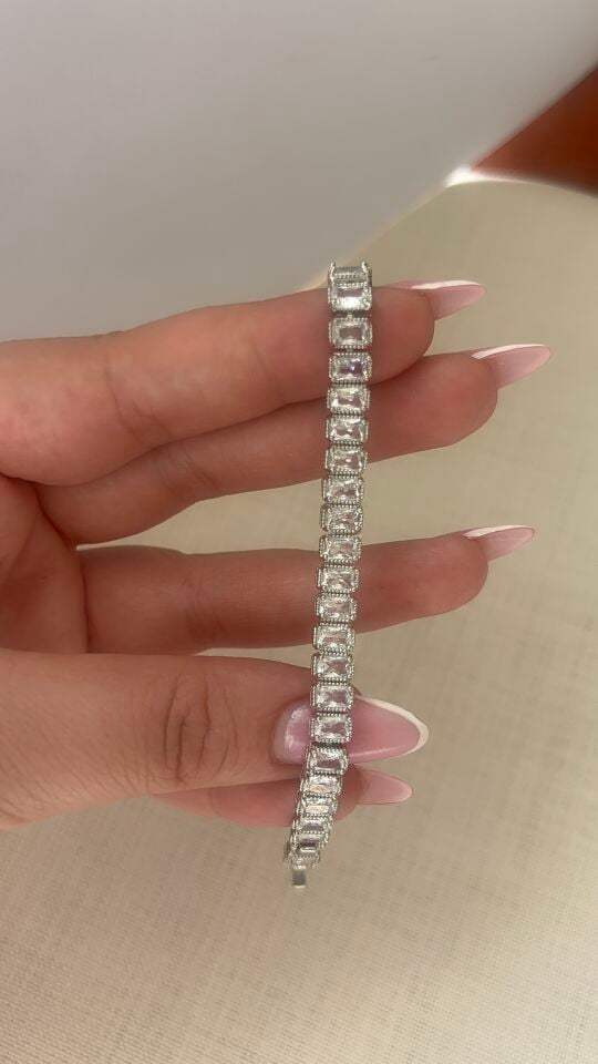 Livia Silver Baget Taşlı Su Yolu Kadın VIP Bileklik